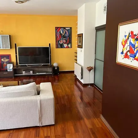 Apartment Beautiful Magnolia-near The Sea Split
