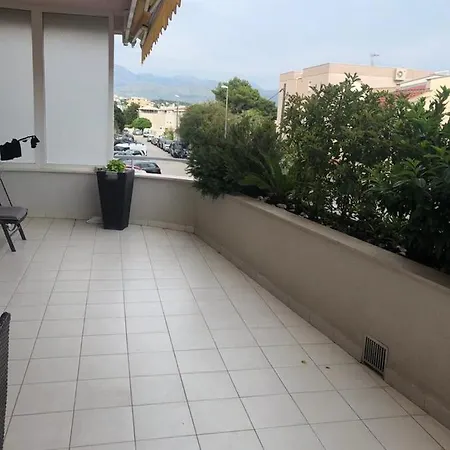 Apartment Beautiful Magnolia-near The Sea